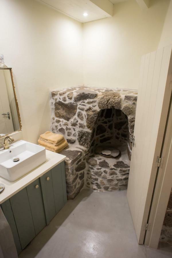 Pyrgos Stone House Villa Emporeios  ภายนอก รูปภาพ